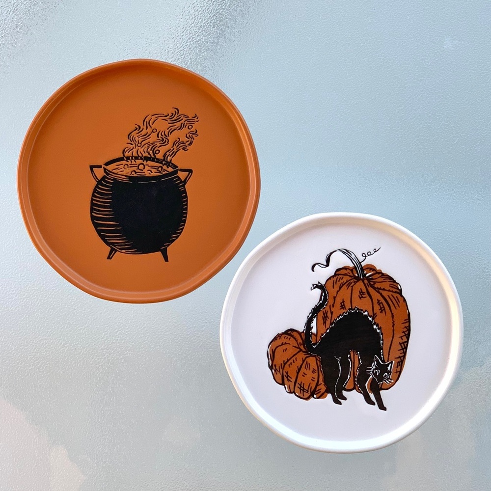 Halloween Stoneware Scared Cat and Cauldron Appetizer Plates ~ Set of 2